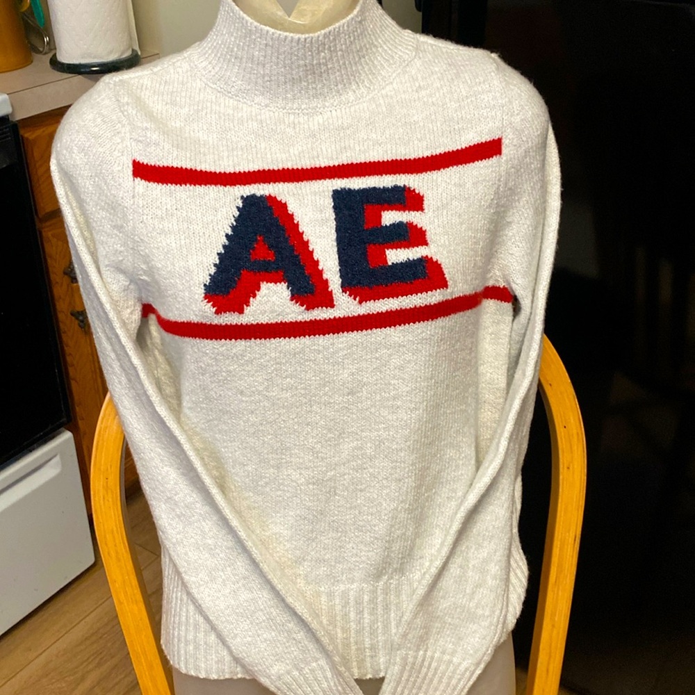 American Eagle NWT XS (S) HEATHER GRAY MONOGRAMMED SUPER SOFT MOCK NECK SWEATER